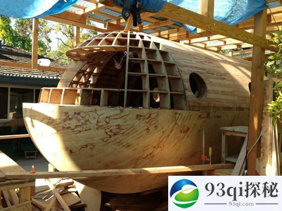 美国男子后院建造诺亚方舟