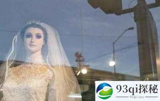 婚纱店主用女儿尸体做模特 摆放70年