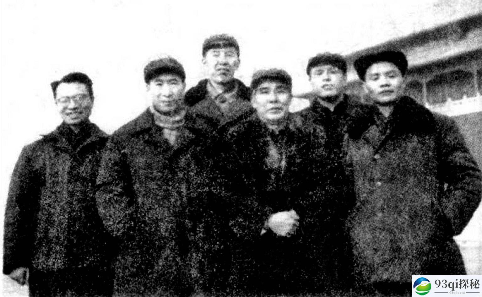 1954年毛泽东盛赞贺子珍之兄获哪三个“第一”?