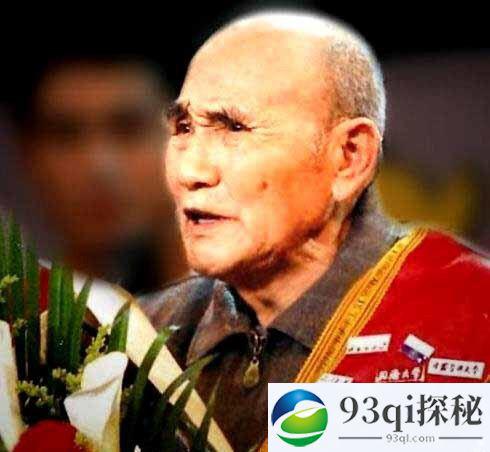 感动中国白老人 为什么不感动《感动中国》的评委会？