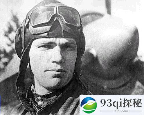 喋血长空：二战苏联飞行员撞击德机六百余次