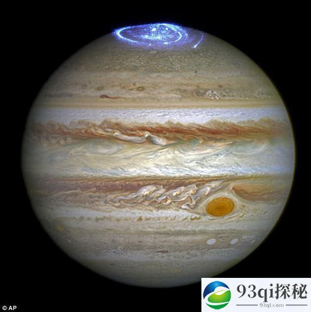 木星表面除了“大红斑”还有“大冷斑”：变化更剧烈