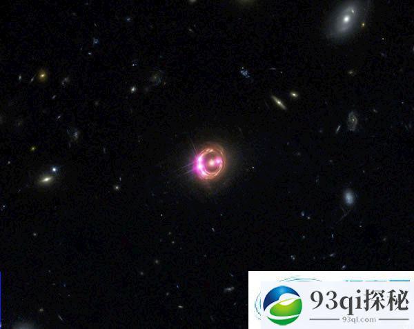 类星体RX J1131-1231内部超大质量黑洞每年的消耗大约相当于333000个地球