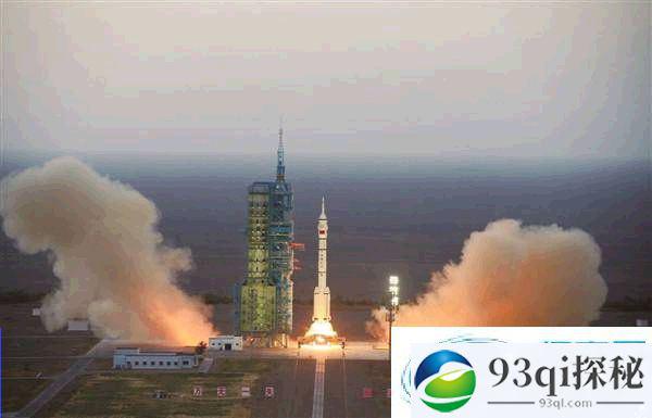 中国人首次太空跑步！开始竟然跑不起来