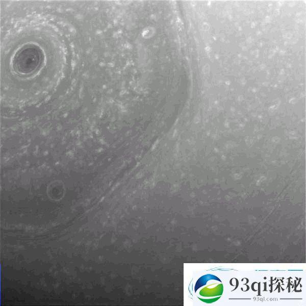 NASA公布卡西尼拍摄土星北极风暴照片