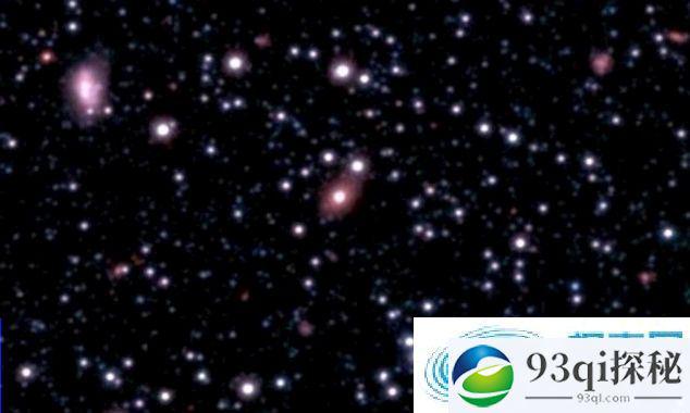 天文学家发现星系SAGE0536AGN中央存在质量达到3.5亿个太阳的超级黑洞