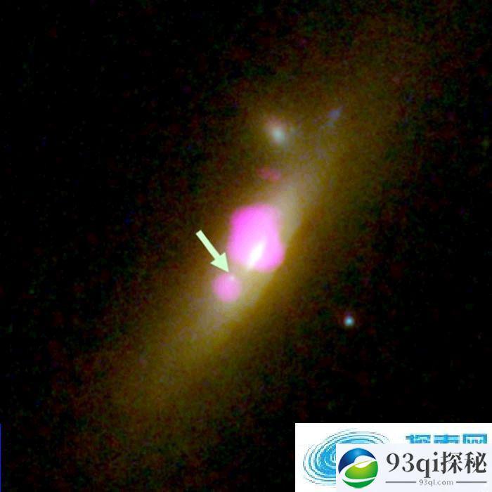 美国天体物理学家发现拥有两个黑洞的稀有星系 其中一个黑洞十分“瘦小”
