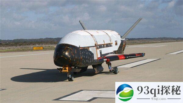美国最神秘空天飞机X-37B终于返航：在太空停留718天