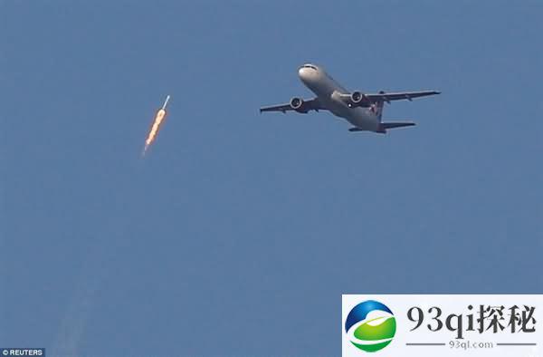 惊险！SpaceX翻新火箭发射成功 但它差点撞到一架客机