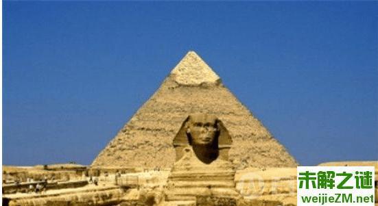 金字塔的古老诅咒 爬上顶端的人必会摔死