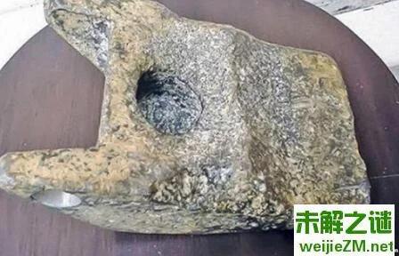 罗马尼亚建筑工人挖出25万年前铝合金 猜测是UFO碎片