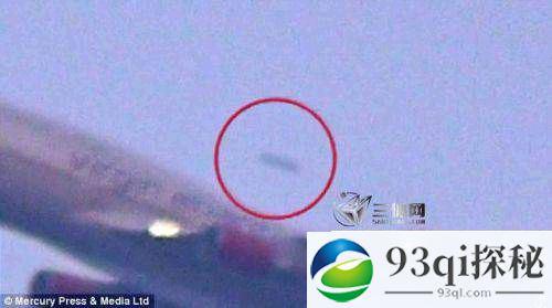 英国航班在肯尼迪机场起飞时遭遇外星飞船