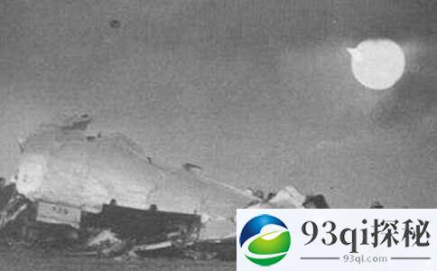88年洛克比空难事件真相成谜，飞机被撕成18000多块碎片/地面11人被砸中丧生