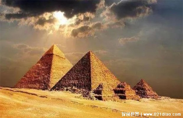 金字塔之谜困扰人类上百年 他们到底是如何完成这样的绝世佳作？